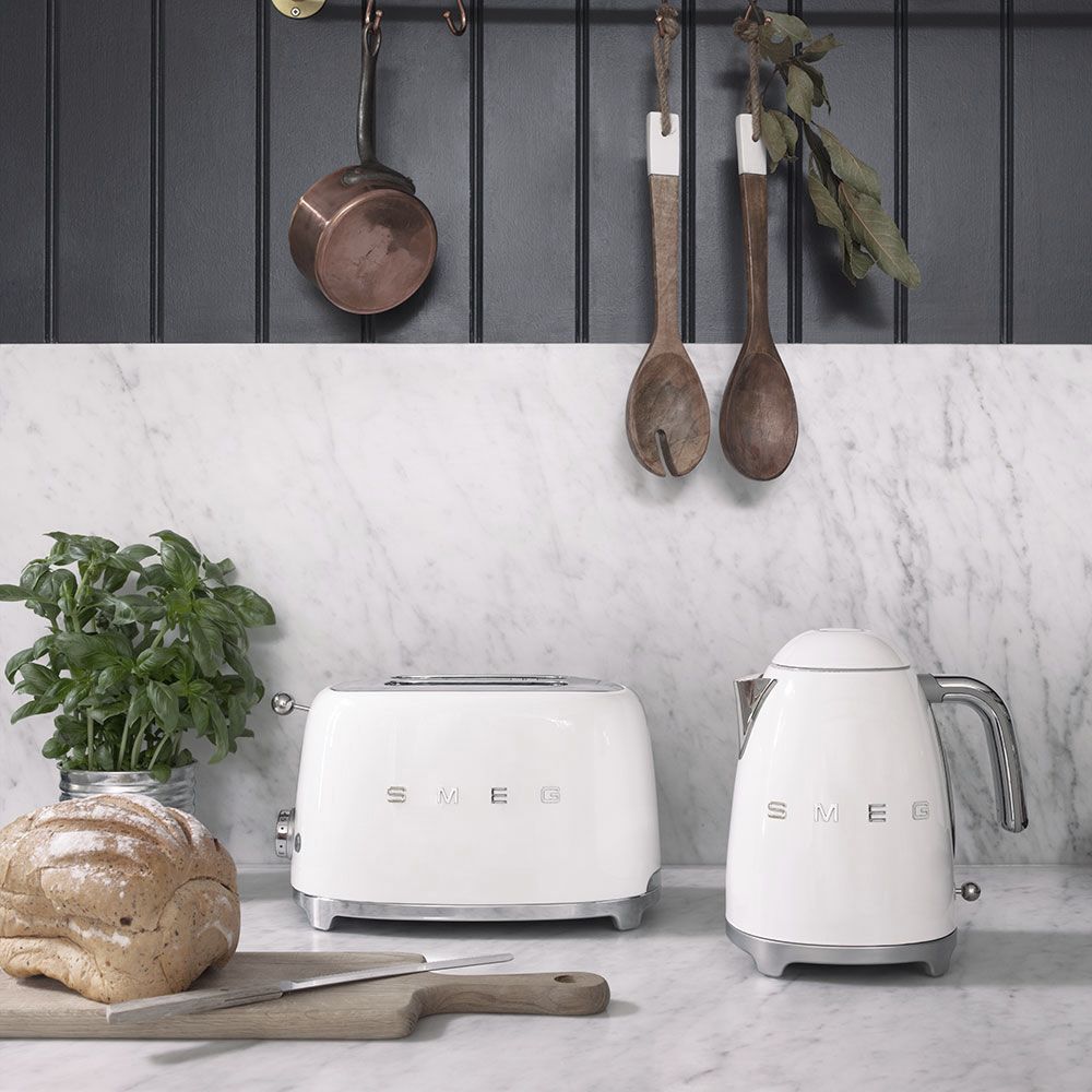 Offerta Bollitore elettrico bianco smeg anni 50