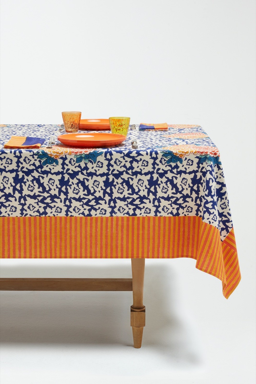 Tablecloth 140X240 Arabesque Corolla Blue